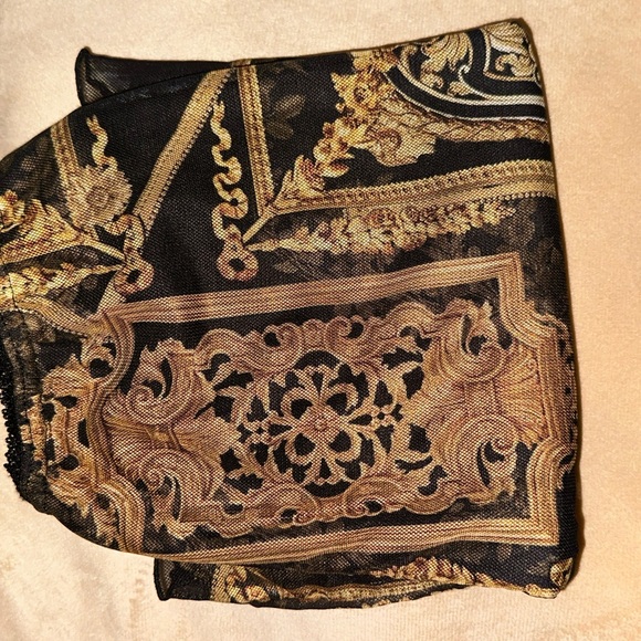 PRETTY LITTLE THING ABSTRACT SKIRT - Picture 7 of 8